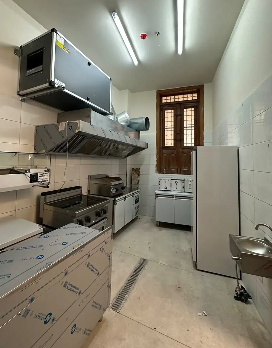 Built Into the Town: A Kitchen Installation in Naxxar, Malta