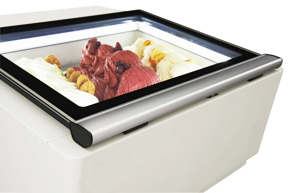 COUNTERTOP MODEL ICE CREAM DISPLAY WHITE  OPENS ON THE OPERATING SIDE