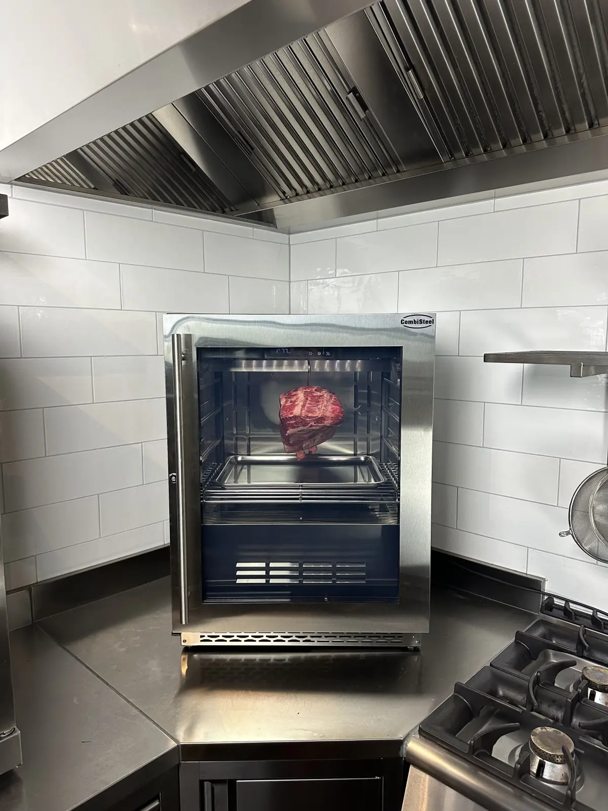 COMBISTEEL TABLETOP DRY AGEING CABINET INCL HANGING ROD + 3 HOOKS