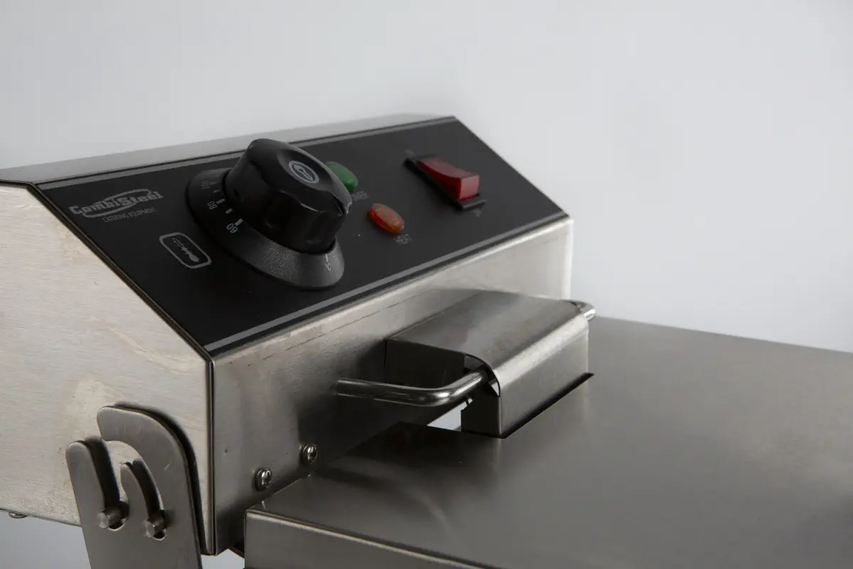 COMBISTEEL ELECTRIC FRYER 1 BOWL 6 LTR 1PH 3KW