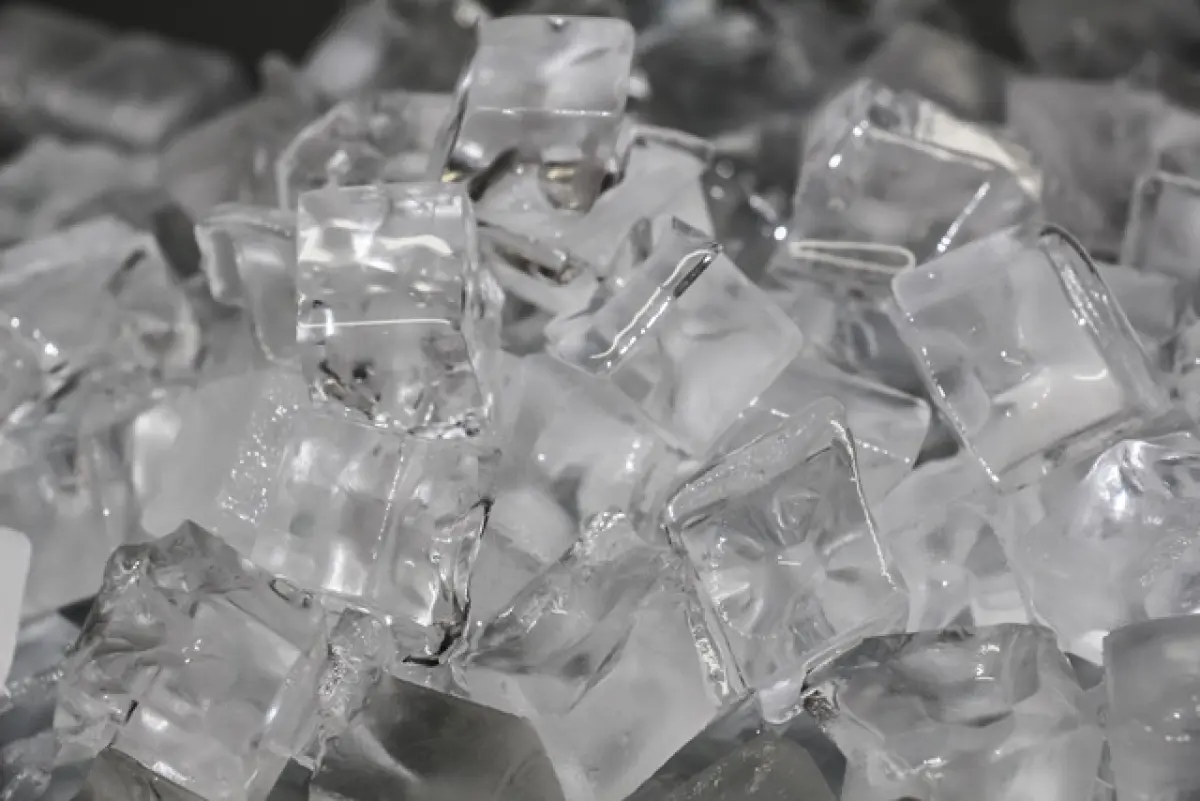 ICE CUBE MAKER 160KG/24H