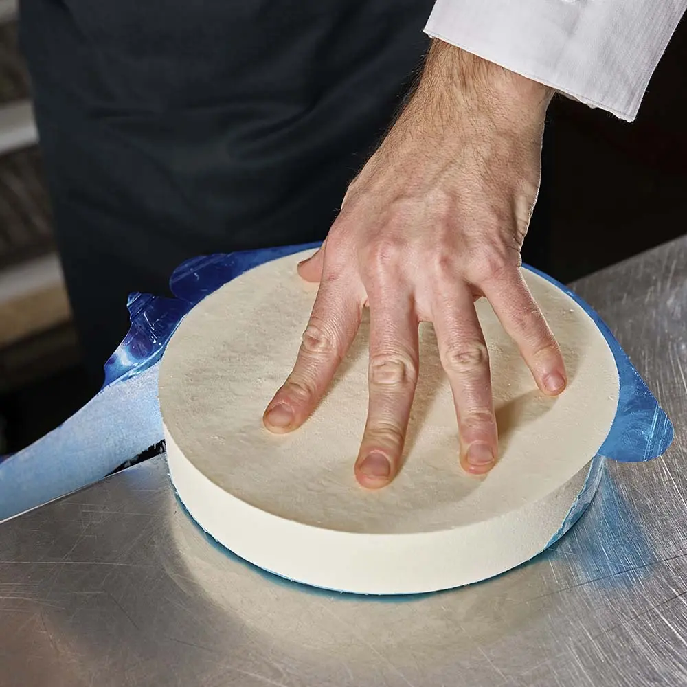 VL140 DISPOSABLE CAKE MOULDS